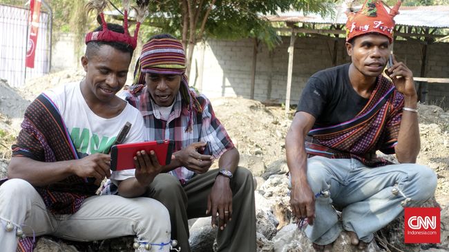 Operator Ditantang Bangun Telekomunikasi di Papua Jangan melupakan Indonesia bagian Timur dalam pembangunan telekomunikasi, termasuk di Papua dan Papua Barat.