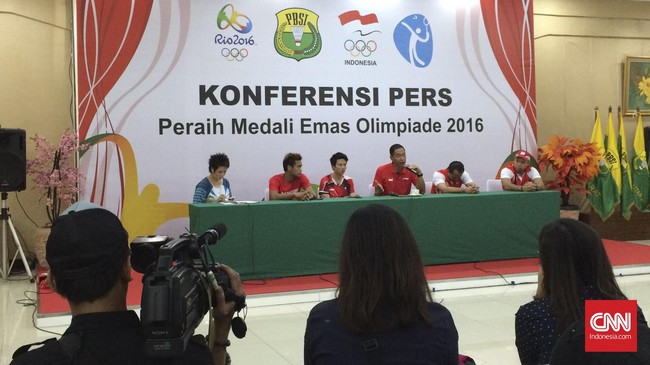 Selain Rp5 Miliar yang didapatkan dari Kemenpora, Tontowi Ahmad/Liliyana Natsir pun kini mengantongi masing-masing Rp1 Miliar dari PBSI.