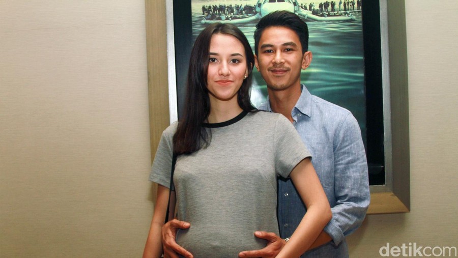 Dahlia Poland dan Fandy Christian Pasangan selebriti, Dahlia Poland dan Fandy Christian