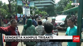 Pelantikan Rektor Baru Kampus Trisakti Ricuh