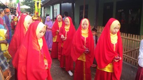 Menengok Tradisi Sunda Saat Menyambut Pengantin
