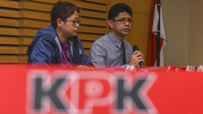 KPK menegaskan tidak ada risiko tumpang tindih kewenangan terkait rencana Polri membentuk Densus Tipikor. KPK akan sesuai tupoksi, begitu juga Densus Tipikor.