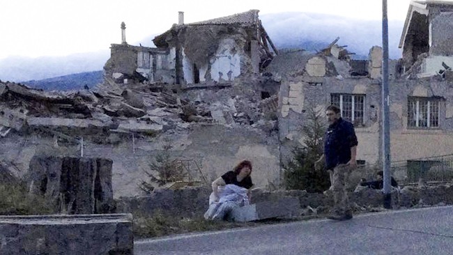 Salah satu kota di tengah Italia, Amatrice, porak poranda akibat gempa berkekuatan 6,2 skala Richter yang mengguncang negara itu pada Rabu (24/8).