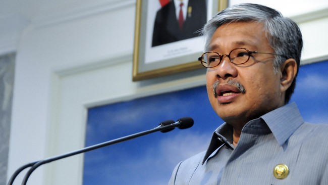 KPK akan meminta keterangan dari salah satu petinggi PT. Antam (Persero) Tbk, Tatang Hendra, sebagai saksi untuk tersangka Gubernur Sultra Nur Alam.