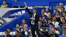 Conte vs Klopp: Bentrok Juru Taktik Unik