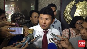 Kasus Perwira Pemeras Akiong Dilimpahkan ke Penyidik Tipikor