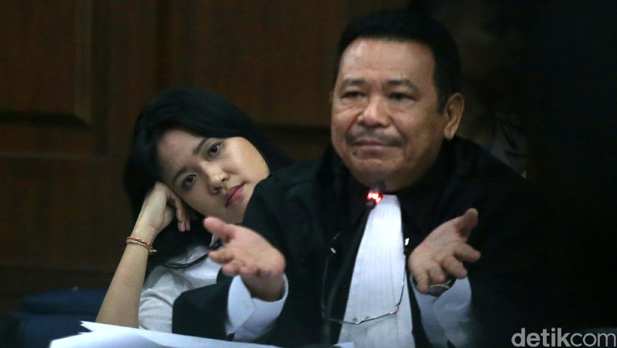 Sidang kasus pembunuhan Wayan Mirna Salihin dengan terdakwa Jessica Kumala Wongso kembali digelar dengan agenda mendengarkan kesaksian dari ahli.