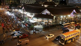 Berburu Jajanan Warung 'Bintang Lima' Singapura
