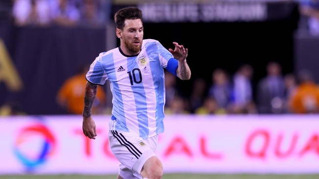 Maradona menuduh keputusan pensiun Lionel Messi sengaja dibuat untuk mengalihkan perhatian publik Argentina terhadap kegagalan timnas mereka