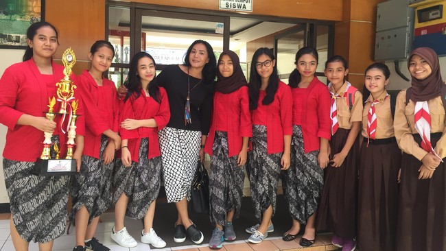 Lomba kali ini terasa berbeda, karena aku sudah kelas 9, yang tentunya sudah harus mengurangi ikut lomba-lomba dan lebih fokus belajar untuk Ujian Nasional.
