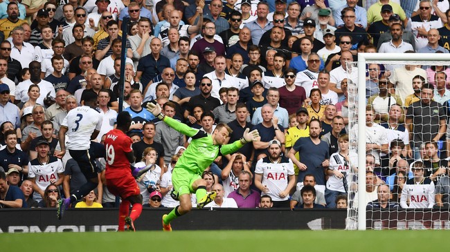 Tottenham Hotspur bermain imbang 1-1 saat menjamu Liverpool pada lanjutan Liga Primer Inggris di Stadion White Hart Lane, Sabtu (27/8).