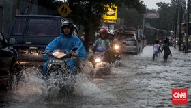 Hujan Deras Landa Jakarta, Sejumlah Ruas Jalan Tergenang