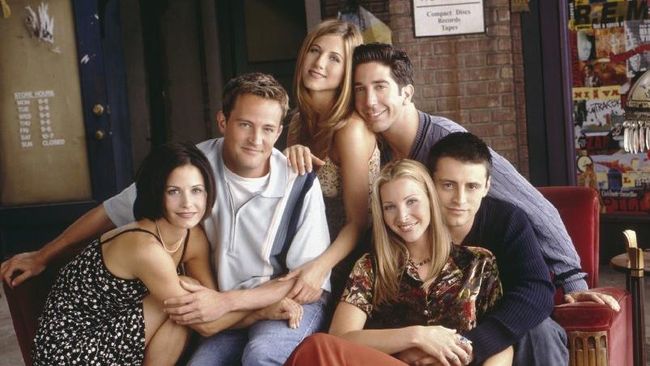 Friends Resmi Bakal Reuni Tahun Ini Setelah berbagai rumor sejak 2019, Friends dipastikan bakal reuni untuk satu tayangan khusus di HBO Max pada tahun ini.