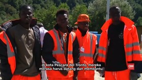 Imigran Asal Afrika Jadi Relawan Gempa Italia