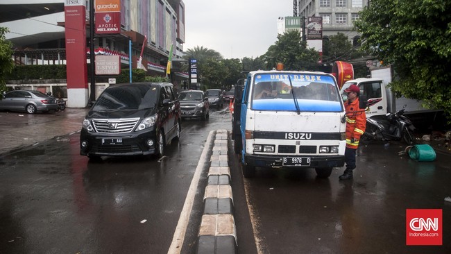 Aktivitas Akhir Pekan di Kawasan 'Banjir' Elit Kemang