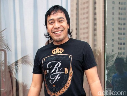 Viral Komeng Protes Ditempatkan di Komite II DPD RI Gara-gara Hal Ini...