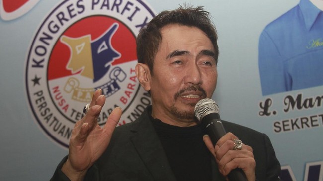 Penetapan tersangka berdasarkan barang bukti sabu yang ditemukan serta hasil tes urine keduanya yang positif terkandung narkotik.