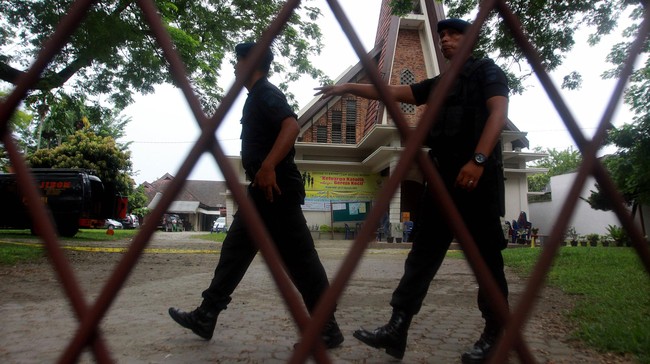 Polisi menilai aksi pelemparan bom di Gereja Santa Maria Ratu Rosari, Ampana, Sulawesi Tengah bukan sebuah teror yang menimbulkan ketakutan di masyarakat.