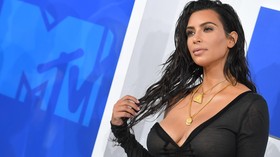 Kim Kardashian Bela Kendall Jenner soal Gigitan Anjing