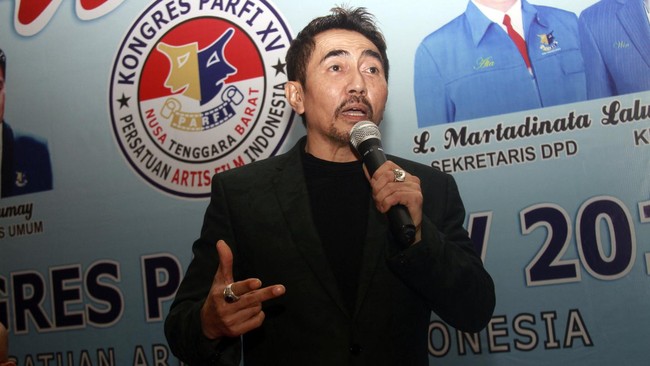 Ada delapan orang yang ditangkap. Enam orang terbukti mengonsumsi narkotik, termasuk Gatot Brajamusti. Dua yang tidak adalah BN dan SP, anak Gatot.