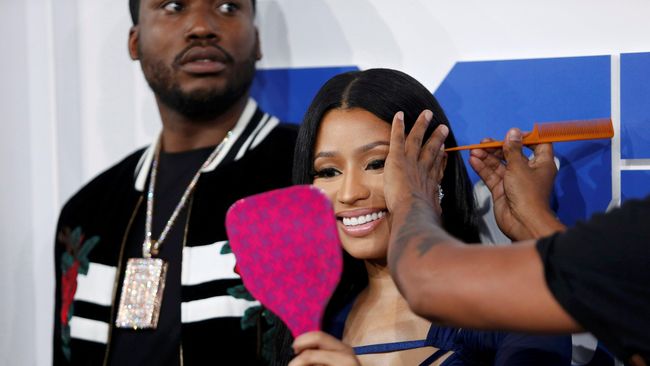 Sejumlah pesohor tak percaya dengan pengakuan Nicki Minaj untuk pensiun dan pamit dari musik karena ingin fokus berkeluarga.