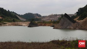 Menanti 'Safari' Jokowi di Lubang Tambang