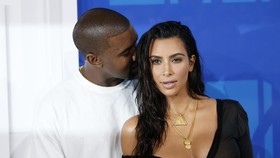 Siasat Kim Kardashian Agar Tak Digosipkan Cerai dengan Kanye