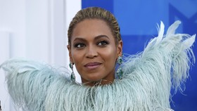 Beyonce Rilis Lagu untuk Donasi Korban Bencana Badai Maria