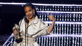 Rihanna Akui Ketagihan Main Film