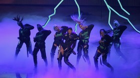 Kemeriahan Aksi Panggung MTV VMA 2016