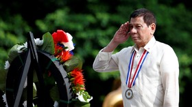 Duterte Ajak Pemberontak Moro Lawan ISIS di Marawi