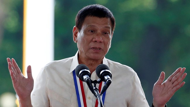 Duterte mengantisipasi kehadiran ISIS di Filipina karena mulai terdesak di Irak dan Suriah. Jika terjadi, Duterte akan mengabaikan HAM demi melindungi rakyat.