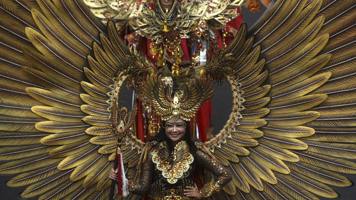 'Panggung' Jalanan Meriah Jember Fashion Carnival