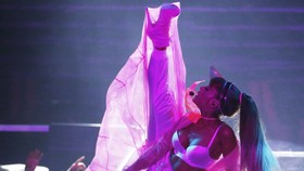 Ariana Grande Tunda Konser Pascainsiden Ledakan Manchester