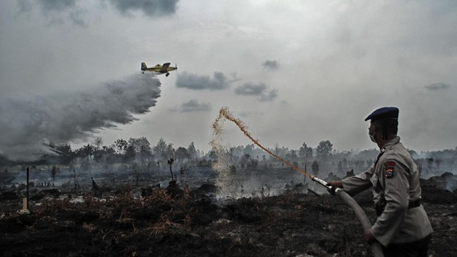 Komisi Hukum DPR menyebut, penerbitan SP3 dalam kasus kebakaran hutan dan lahan di Riau tidak disertai penjelasan ke publik secara jelas.
