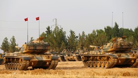 Tentara Turki Bertempur Hebat dengan Kelompok Kurdi di Suriah