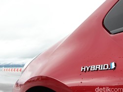 Mengenal 3 Jenis Mobil Hybrid yang Dapat Potongan Pajak