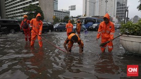 Ratusan PJLP di DKI Diberhentikan Imbas Aturan Pembatasan Usia