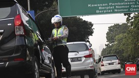 Pengendara Mobil Keluhkan Aturan Ganjil Genap di Fatmawati