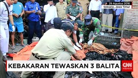 3 Balita Korban Kebakaran Sidoarjo Dimakamkan