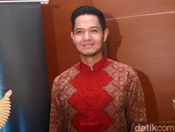 Dude Herlino Ceritakan Kondisi Keluarganya Terdampak Bencana di Padang