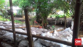 Jembatan Kali Krukut Amblas, Pengendara Dialihkan
