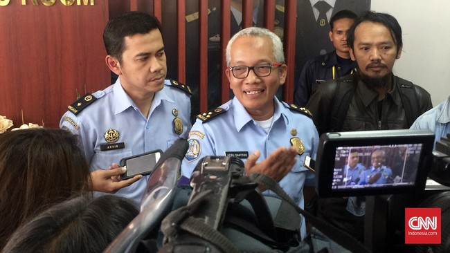 Direktorat Jenderal Imigrasi RI menegaskan pemain Brasil, Wanderley Santos Junior, bukan warga asing yang dinaturalisasi Indonesia.