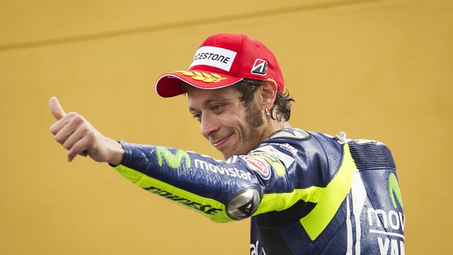 Yamaha mengungkapkan kondisi teranyar Valentino Rossi usai kecelakaan motocross. The Doctor masih mengeluh sakit karena luka di bagian ginjal.
