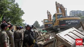 Bentrokan Warnai Penggusuran di Rawajati Jakarta