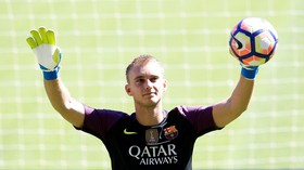 Cillessen Mengira Ketertarikan Barca Hanya Lelucon
