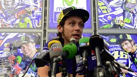 Valentino Rossi Alami Kecelakaan Mobil