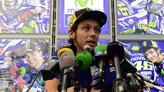 Valentino Rossi memang menjadi raja di Sirkuit Silverstone dengan delapan kali menang di sana, tapi ia masih menganggap sirkuit itu sukar ditaklukkan.