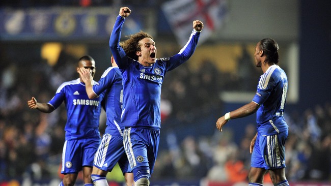 Kendati berperan sebagai bek tengah, namun David Luiz memiliki kemampuan melakukan eksekusi tendangan bebas yang dipercaya Antonio Conte.