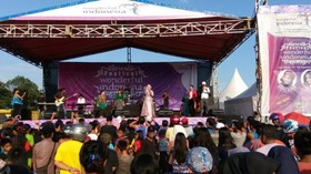 Warga Malaysia Ikut Nikmati Suguhan Musik Dangdut di Entikong